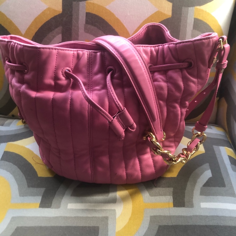 Like new Hot pink Elizabeth and James cross body